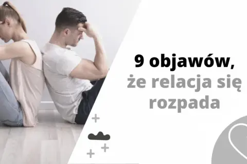 Para siedzi plecami do siebie, zrezygnowana. 9 objawów, że relacja się rozpada i czas odpuścić sobie faceta.